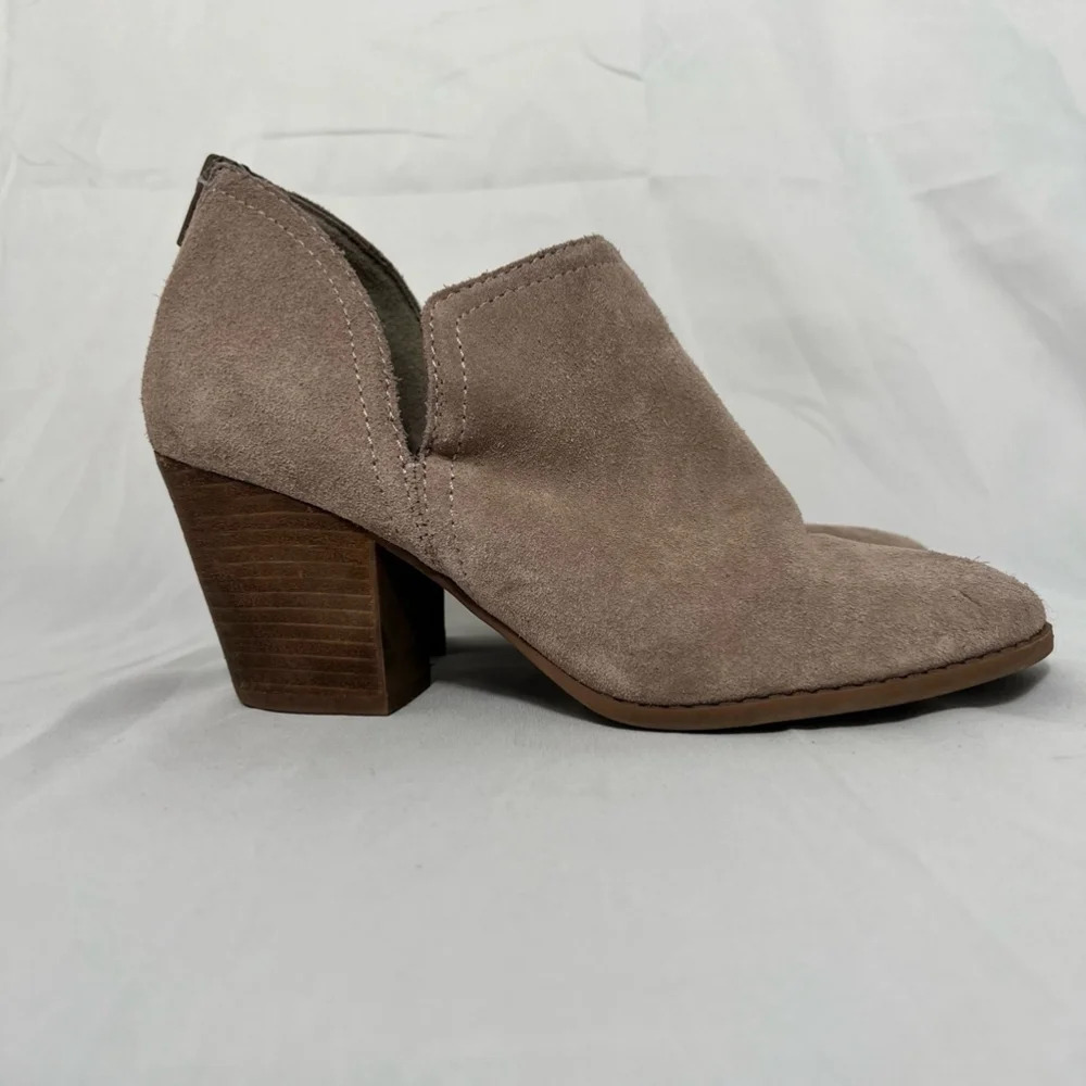 Women's Fergie Leather Ankle Booties Nude Size 9